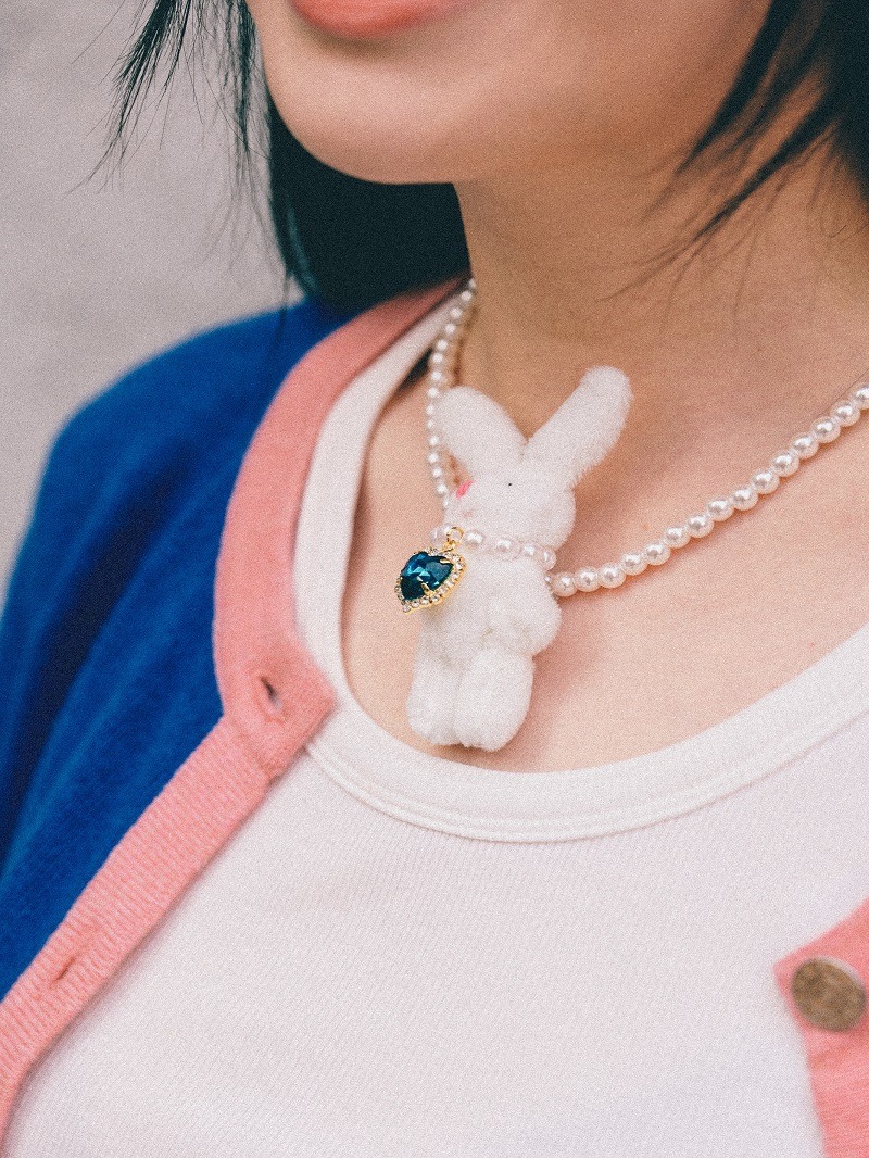 Amusant Rabbit Doll Necklace (Blue)