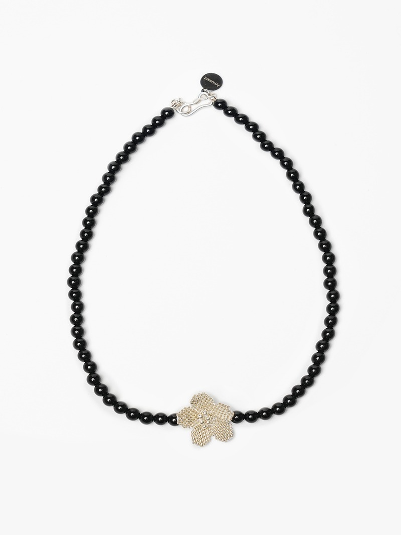 (A.F.T Exclusive) BLACK FLOWER BEADS NECKLACE